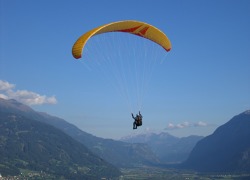 Paraglide, in flight - Lienz, Austria 2006